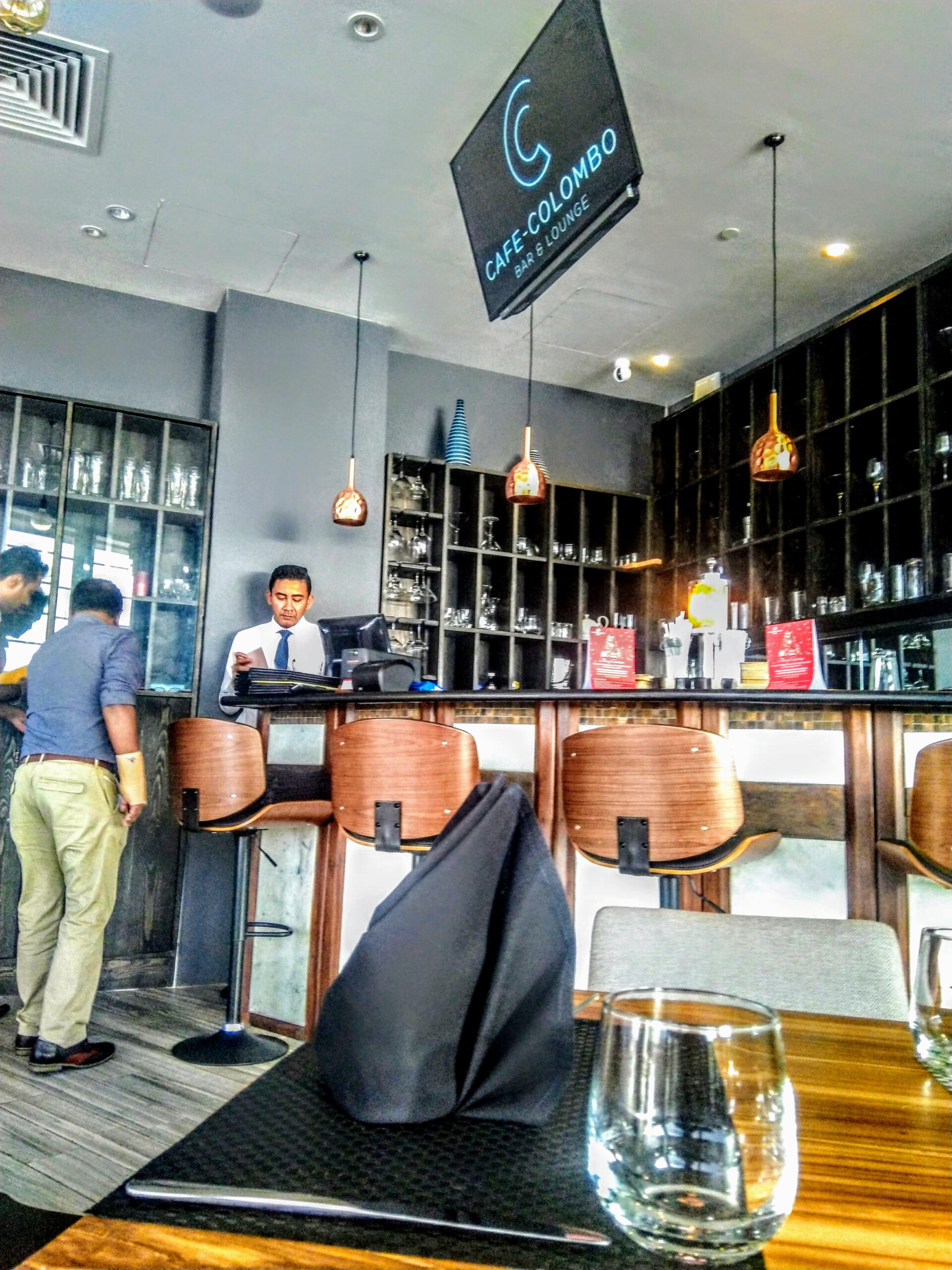 Cafe Colombo – One Galle Face - universalmarble